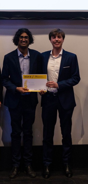 Jean Palazuelo et Ilyan Radjabaly recevant le prix Saclay 20